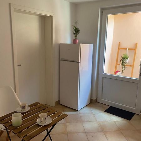 Room Julija Zirovnica Екстериор снимка
